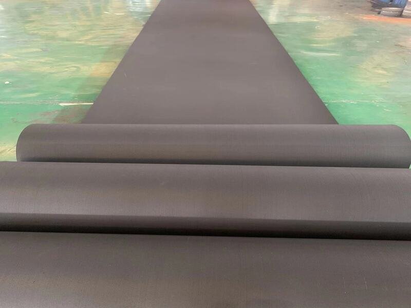 Un diagramme détaillé montrant la réticulation du polymère pendant la vulcanisation